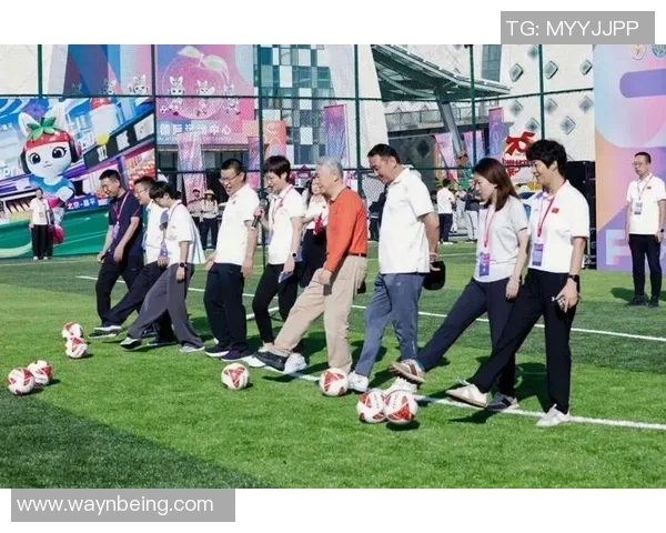 足球之星闪耀赛场精彩瞬间，技术与荣耀的完美融合展现无与伦比的运动魅力